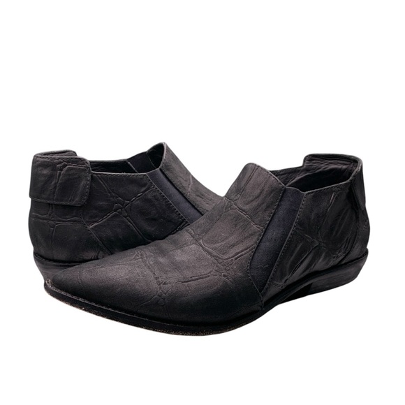 L.A.M.B. Gwen Stefani Memento Black Textured Pointy Toe Bootie Croc Embossed - Picture 12 of 14